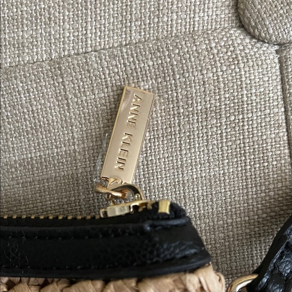 NWOT Anne Klein Woven Tan and Black Clutch - Picture 2 of 5